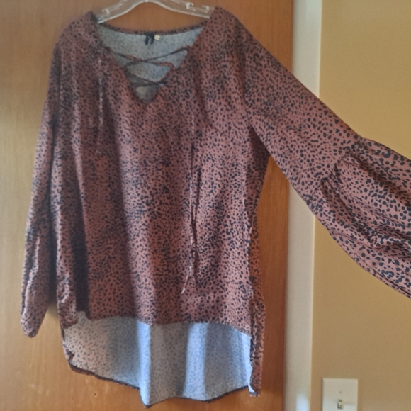 Leopard Top - Picture 3 of 3